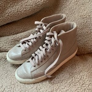Nike Blazer High Top Sneaker SIZE 7